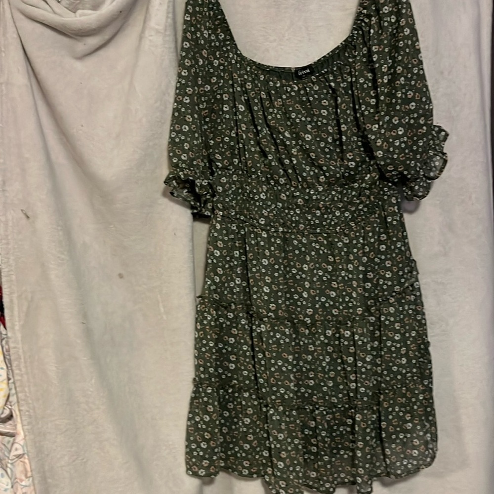 Another Fall Festive Plus Size Dress!! Green, yellow, white, lined 1X